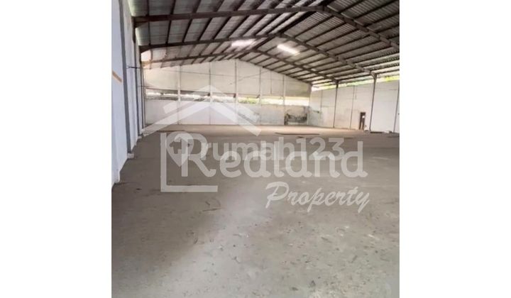 Gudang di daerah Mangkang , Semarang ( Vn Si 8203 ) Gudang di daerah Mangkang , Semarang ( Vn Si 8203 )