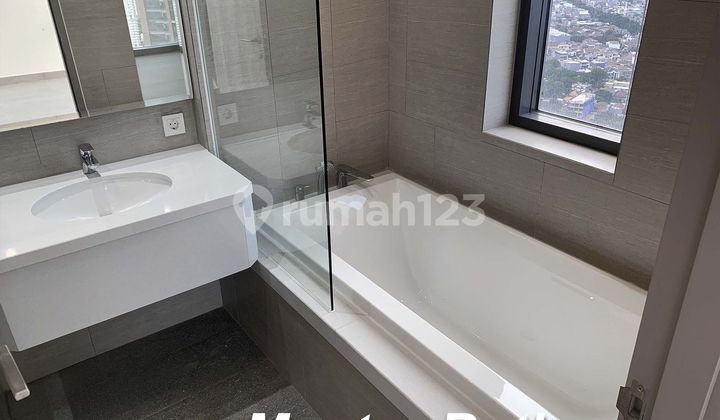 jual Apartemen mewah Menara jakarta 3 br  2