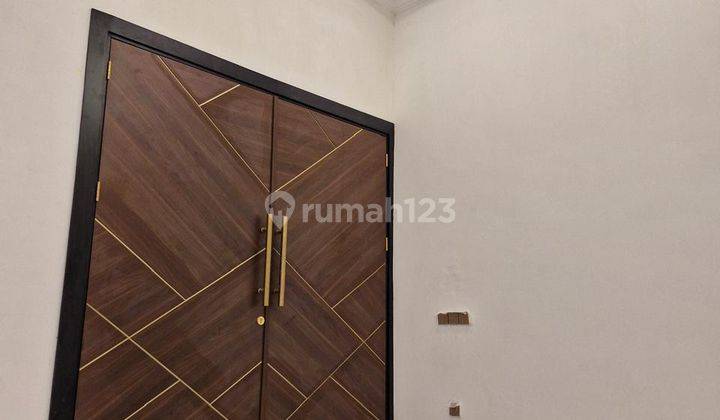 Rumah Mewah 3 Lantai Tomang Rawa Kepa 2