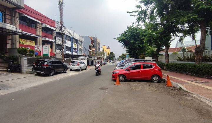 Bisa sewa PER LANTAI Gedung Perkantoran 5 Lantai Di Gajah Mada  2