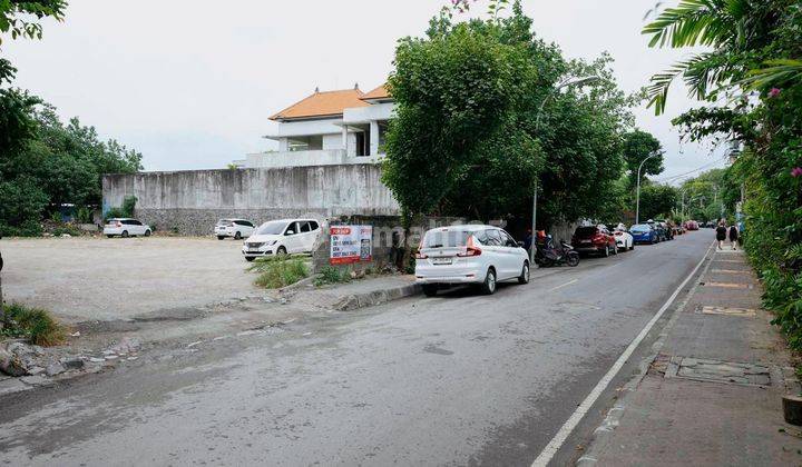 Commercial land 2000m2 in Kuta Badung regency SHM 1