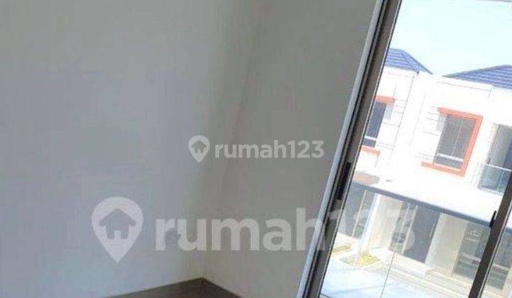 Rumah 2 Lantai Baru Unfurnished di Edelweis
cluster Hawai, Jakarta Utara 2