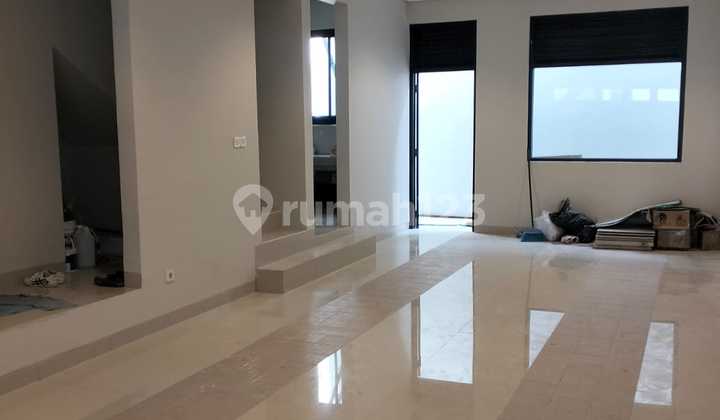 house in Sunter Bisma facing north