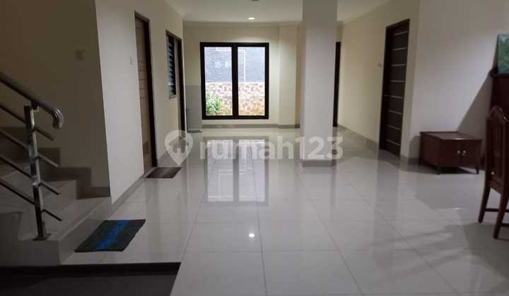 Rumah Bangunan Mandiri Scarlet The Springs