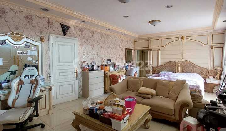 Prestigious Residence in PIK 1 Cluster Rome – Ideal for Large Families