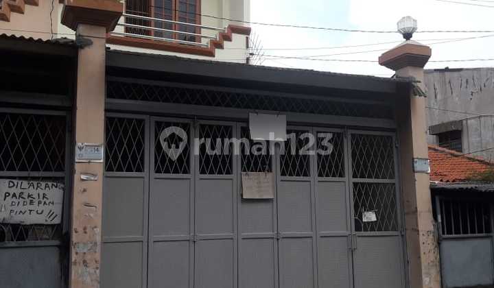 Rumah 2,5 Lantai Pinggir Jalan 2 Mobil Jembatan Dua