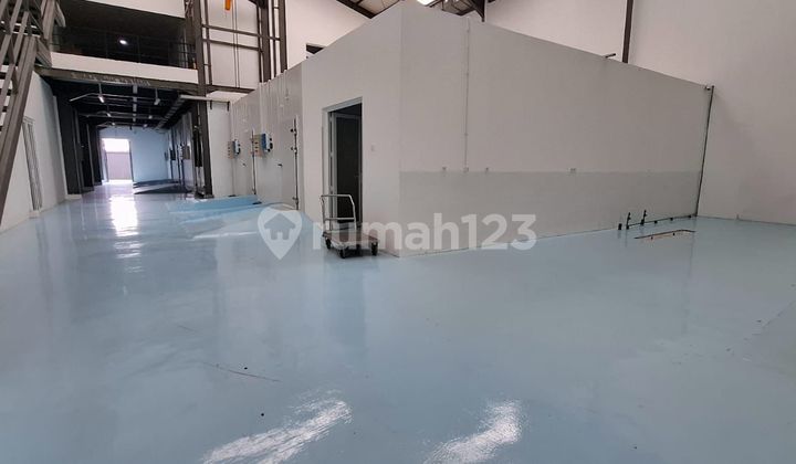 Gudang Besar 1.995 m² + Office, Cold Storage & Central Kitchen – Sertifikat HGB