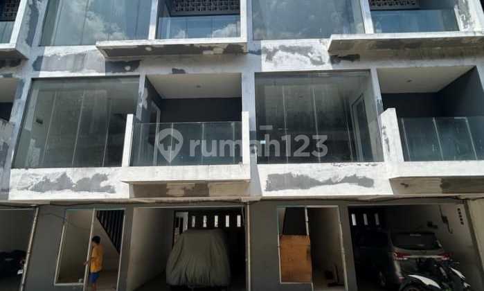 8 unit TOWN HOUSE - MENTENG ATAS