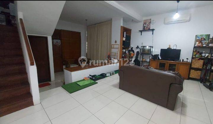 Rumah 2 Lantai Di Puri Kencana Semi Furnished 1