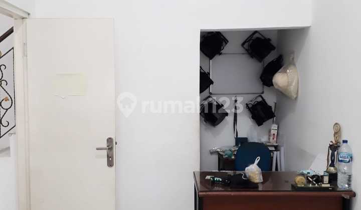 For Sale 2.5 House in Cipondoh LB 247m2, Price Slightly Negotiable! For Sale 2.5 House in Cipondoh LB 247m2, Price Slightly Negotiable!