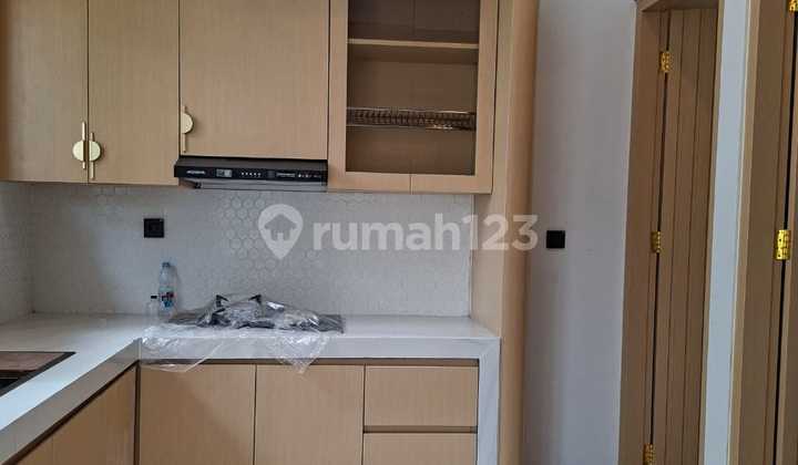 For Sale Brand New Metland Puri House, Land Area 330M2, Lake View! 2