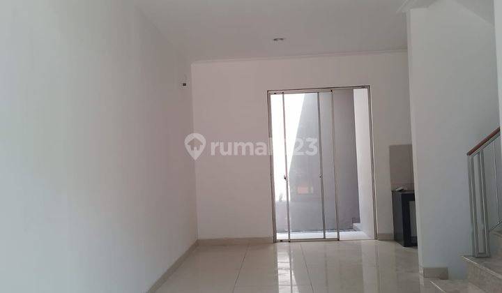 Rumah Golf Island Cluster Piano Ukuran 6x15 Unfurnished 1