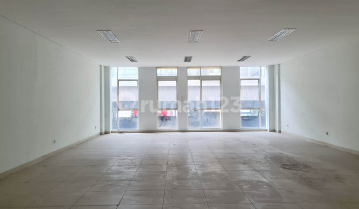 For Quick Sale, Kelapa Gading Shop House Size 8x17m², Best Deal Negotiable!