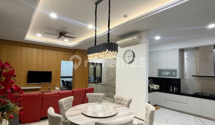 Jual Cepat Rumah Mewah Pik1 LB 445M2, Semi Furnish Bagus Negoo!