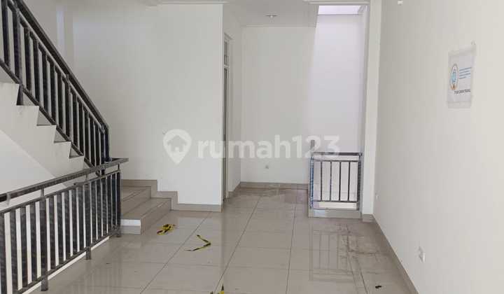 For Rent Ruko Osaka Facing Boulevard Size 4.5x15 m², Cheapest Price!