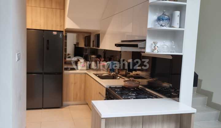 Di Jual Rumah Riviera Uk 8X15m2, Full Furnish Bagus, Negoo!