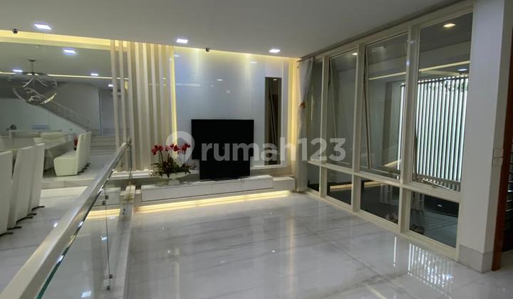 Sale! Garden House Uk 15X30m2, Semi Furnish Cantik, Best Priceee!