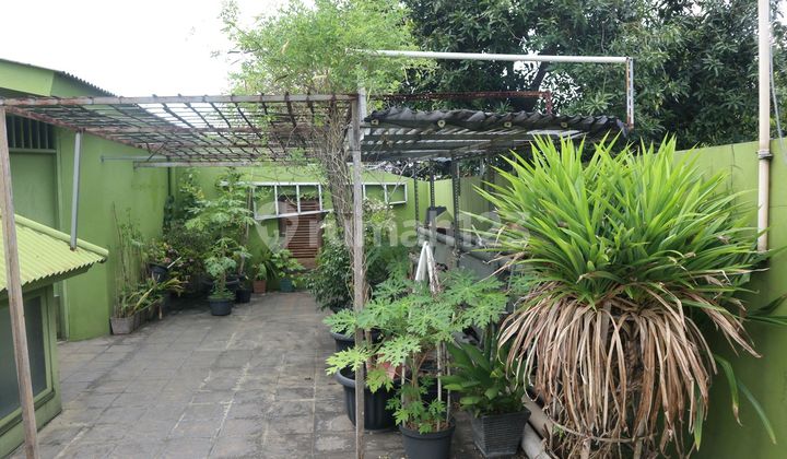 Dijual Rumah Lingkungan Asri di Perumahan Karya Indah Village 2