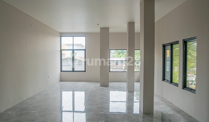 For Rent Strategic Location Shop House in Ciputat 2