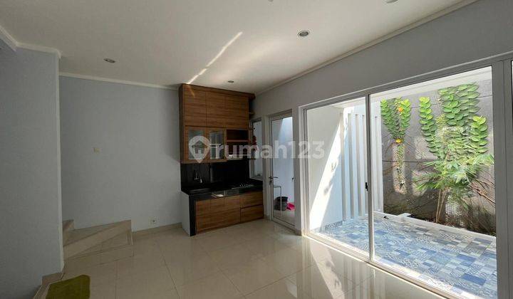 Disewakan Rumah Siap Huni di Discovery Lumina Bintaro Jaya 1