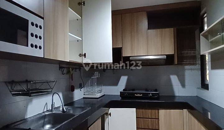 Disewakan Cepat Rumah Bagus Semi Furnish di Kebayoran Residence 2