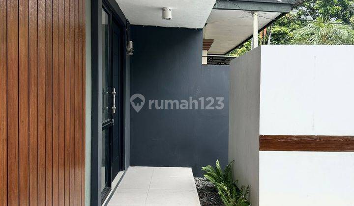 Rumah 2 Lantai Modern Minimalis SHM di Pd. Aren Bintaro 2