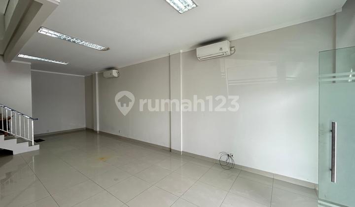 For Rent, Ready-to-Use Shop House in Sector 7 Kebayoran Square 2