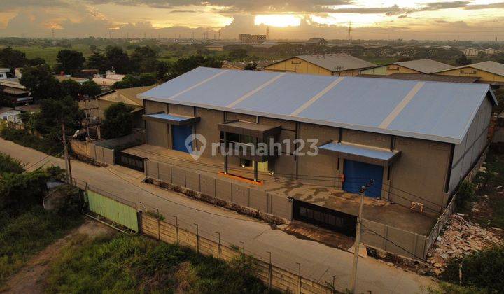 Dijual Gudang Strategis di Pergudangan Sepatan, Lt 2000m2, 15M 1