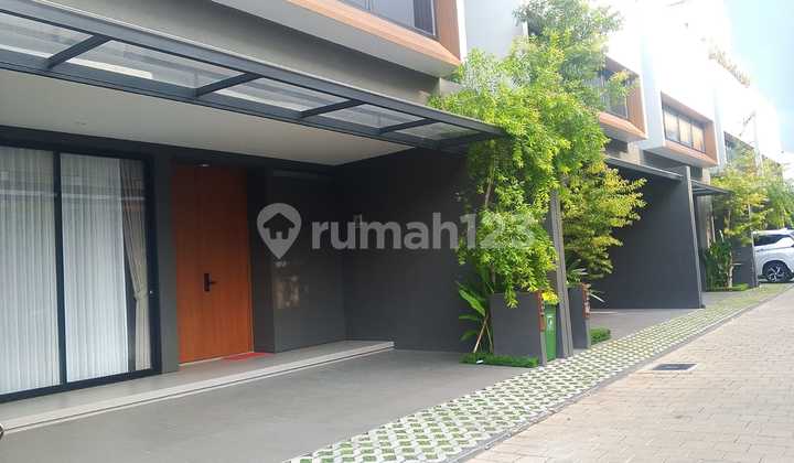 Disewakan Rumah Baru 3 Lantai Veteran Bintaro (Private Cluster)