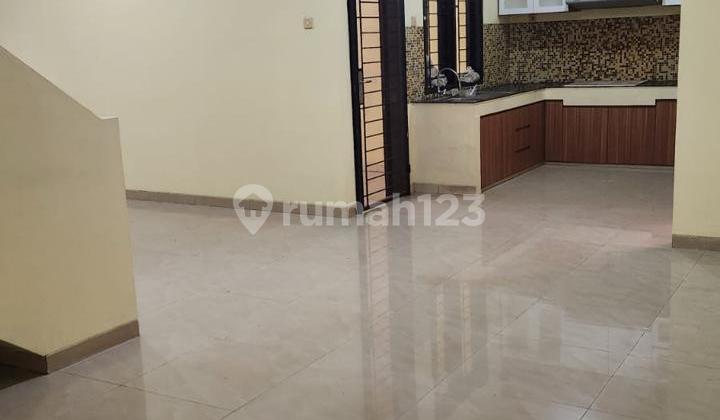 Dijual Rumah Nyaman Siap Huni di Bintaro Sektor 6 2