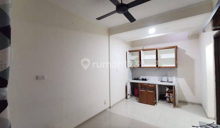 Disewakan Rumah Lokasi Strategis di Graha Raya 2