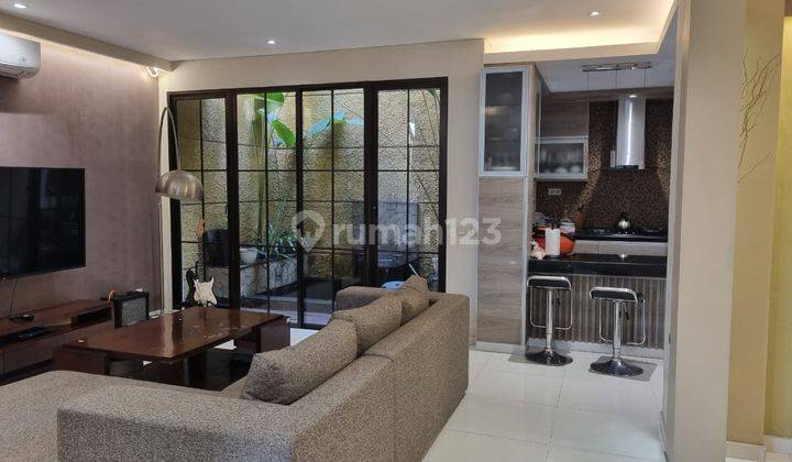 Dijual Rumah Lokasi Strategis di Royal Serpong Village, Tangerang 1