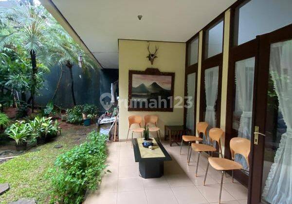 Rumah 2 Lantai Bagus Dan Terawat di Kebayoran Baru 1