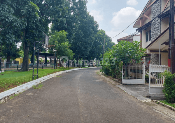 Rumah Siap Huni Bagus Dalam Kompleks di Lebak Bulus 1