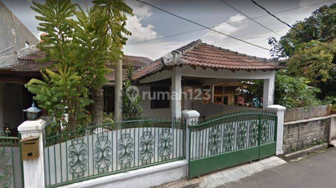 Rumah Lama Butuh Renovasi di Gandaria Selatan 1