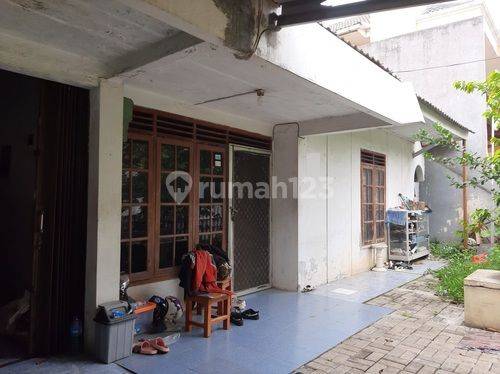 Rumah Lama Butuh Renovasi Dalam Kompleks di Cinere 1