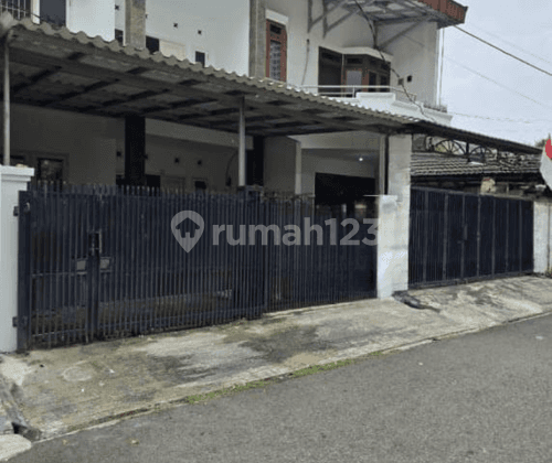 Rumah Lama Terawat di Pondok Indah 1