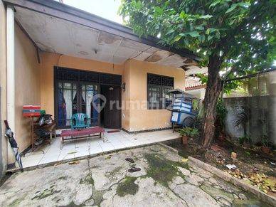 Rumah Lama Butuh Renovasi Cocok Untuk Usaha 1