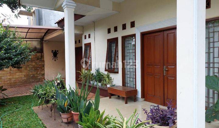 Rumah Lama Sangat Terawat di Ampera 2