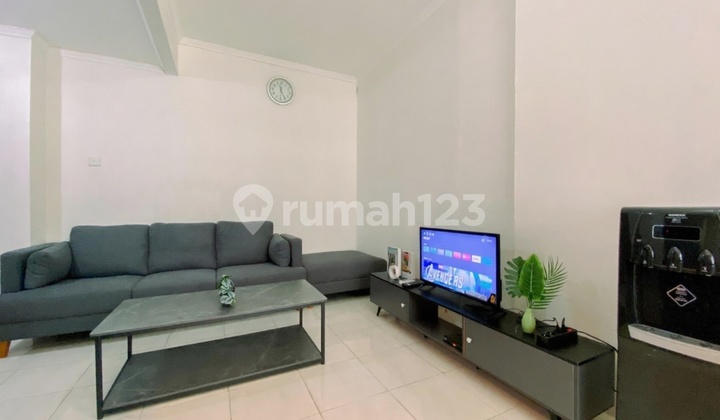 Apartment Sudirman Park 2 BR Bagus Furnished