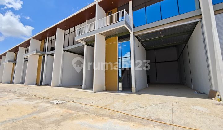 Ready-to-Use Warehouse for Lease Located in the City Center