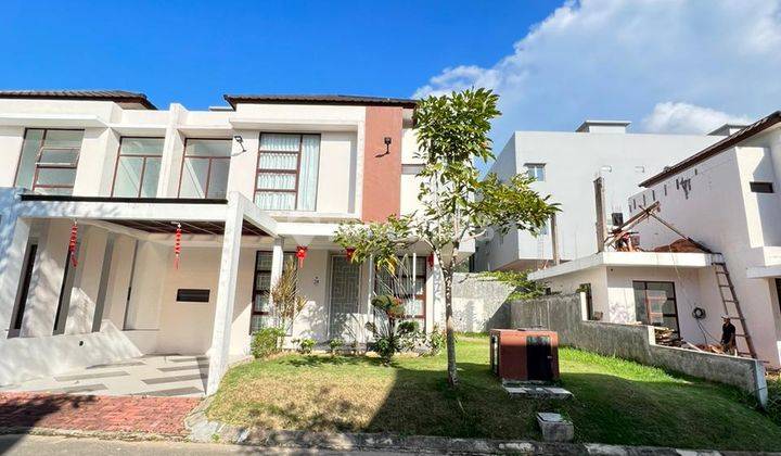 Dijual Rumah Cantik Posisi Hook Tengah 1