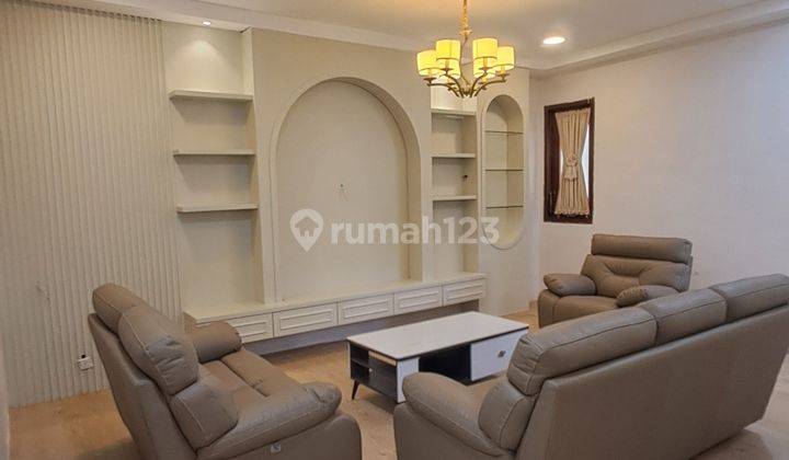 Dijual Rumah Full Furnished Berada Didalam Kawasan Perumahan Elite 2