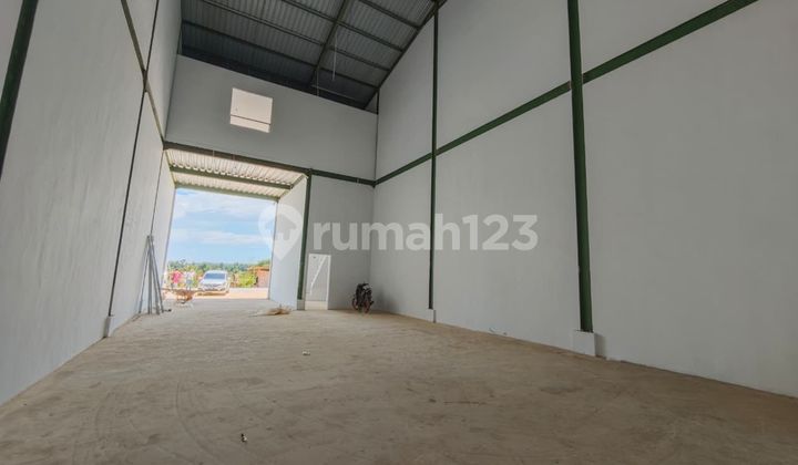 Ready-to-Use Warehouse for Lease Located in the City Center