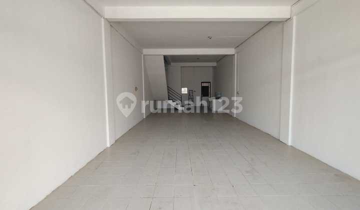 Shop House for Sale Near the Market 2