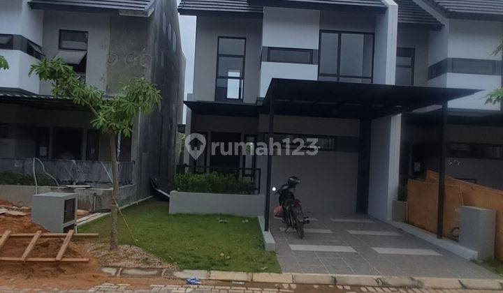 Disewakan Rumah Posisi Hook Tengah 1