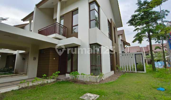For Sale Middle Hook House Located in a Serene Environment For Sale Middle Hook House Located in a Serene Environment