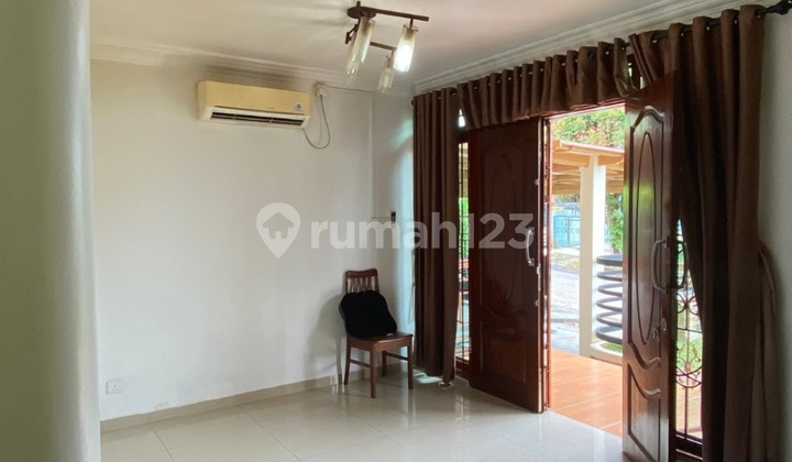 For Sale House in a Lush Environment