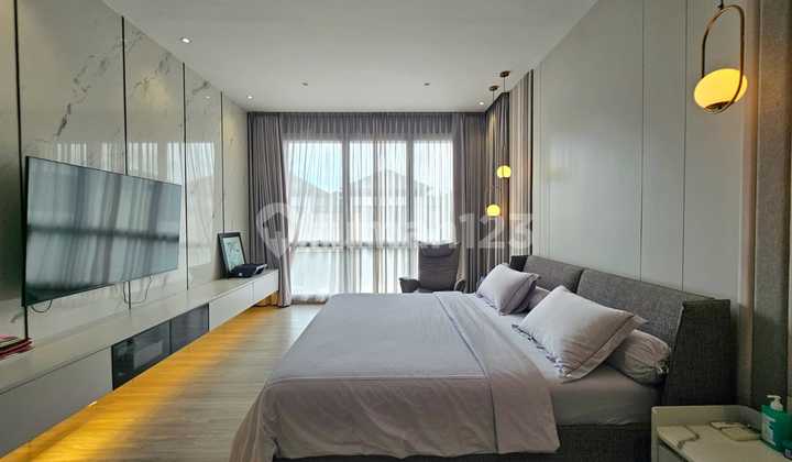 Luxury 3-Story House, The Zora Keia In Bsd City. Best Location.