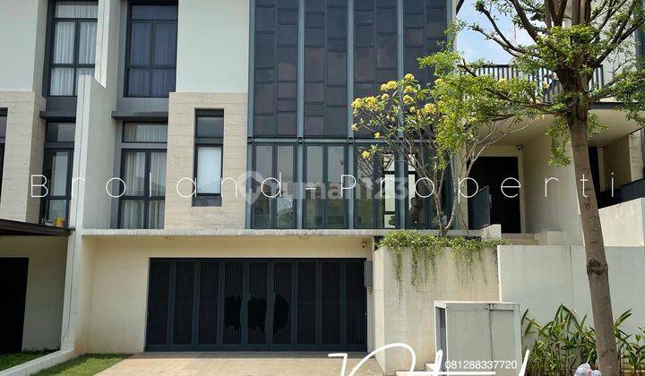 Rumah Mewah 3 Lantai, Cluster Lancewood Navapark di Bsd City 1